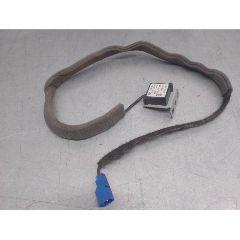 Recambio de antena para dacia sandero 0.9 tce cat referencia OEM IAM 259759661R  