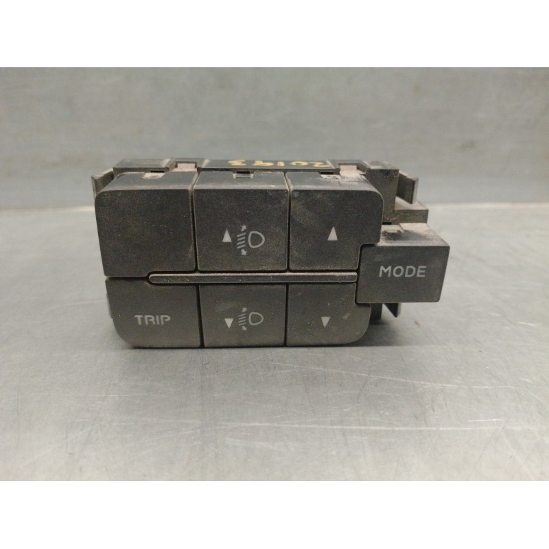 Recambio de mando luces salpicadero para iveco daily caja cerrada (2006 =>) 2.3 diesel cat referencia OEM IAM 69500781 B569 BITR