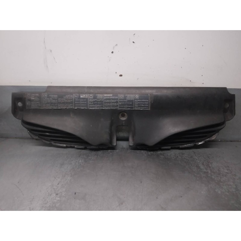 Recambio de molduras delanteras para renault laguna (b56) 1.8 mono cat referencia OEM IAM 7700819948 