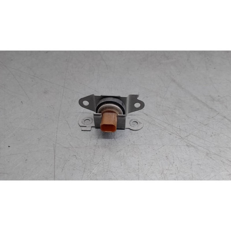 Recambio de sensor para land rover range rover velar 2.0 diesel cat referencia OEM IAM 8W833C190AC  