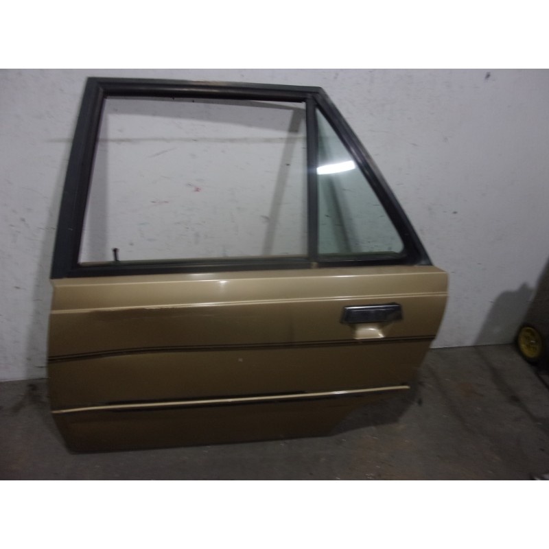 Recambio de puerta trasera izquierda para renault 9 1.4 referencia OEM IAM MARRON 4 PUERTAS