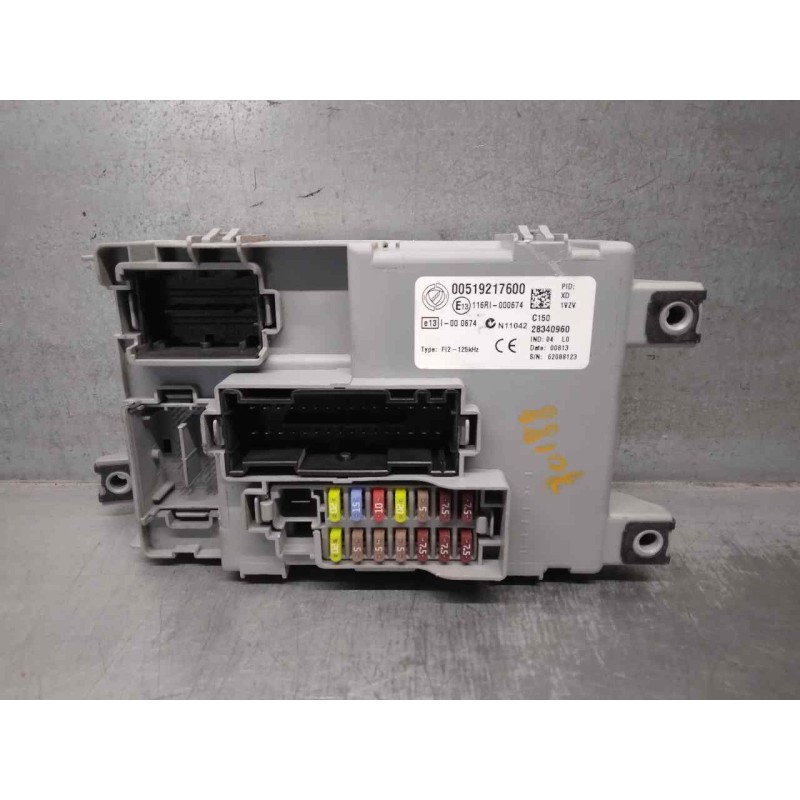 Recambio de caja reles / fusibles para fiat doblo 1.3 16v jtd cat referencia OEM IAM 00519217600 519217600 