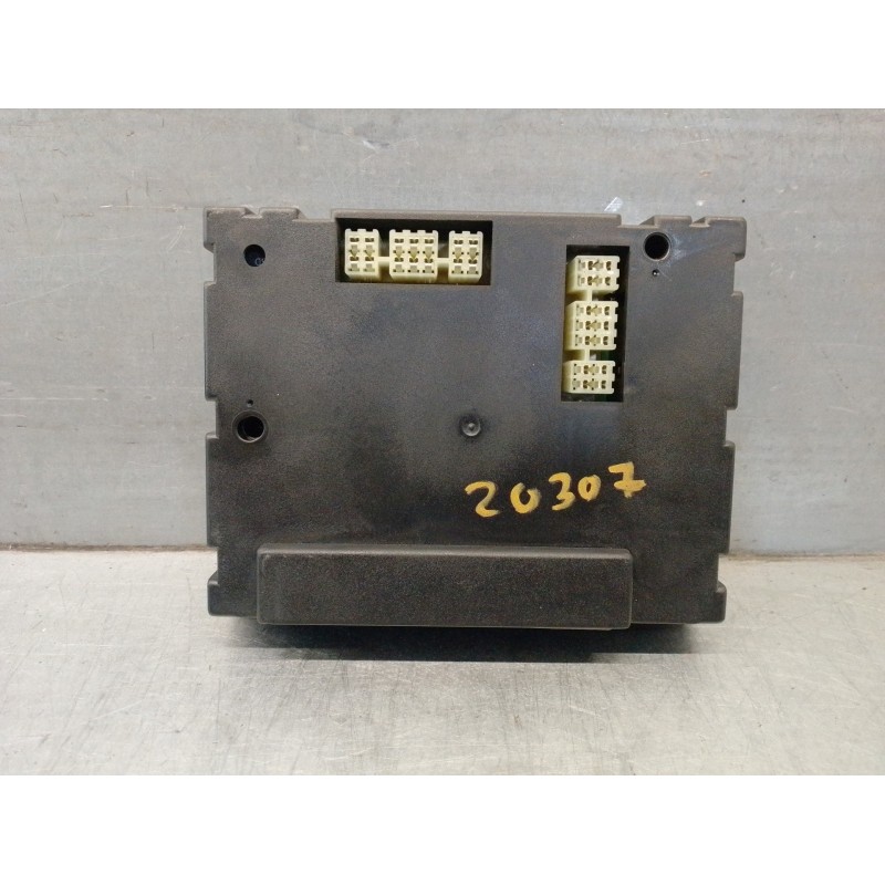 Recambio de caja reles / fusibles para land rover freelander (ln) 2.0 td4 cat referencia OEM IAM 53070133D YWC000492 