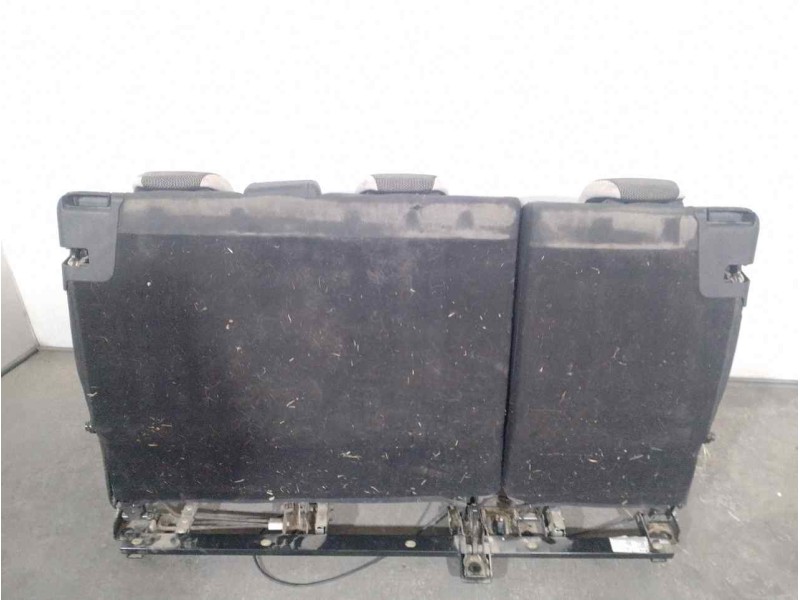 Recambio de asientos traseros para renault kangoo 1.6 16v cat referencia OEM IAM 7701069501  