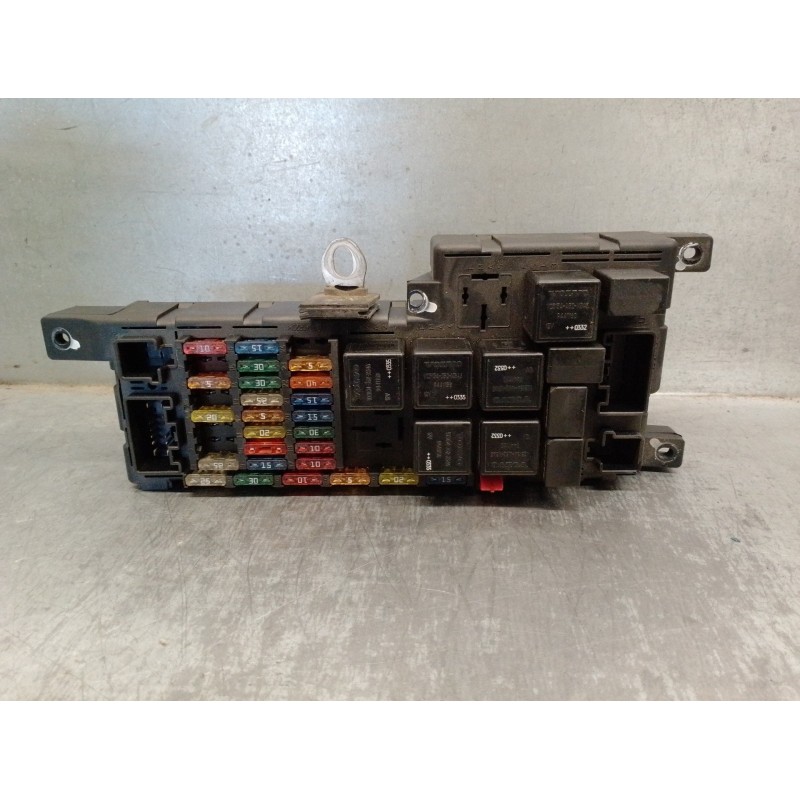 Recambio de caja reles / fusibles para volvo xc90 2.4 diesel cat referencia OEM IAM 518826011 8678449 