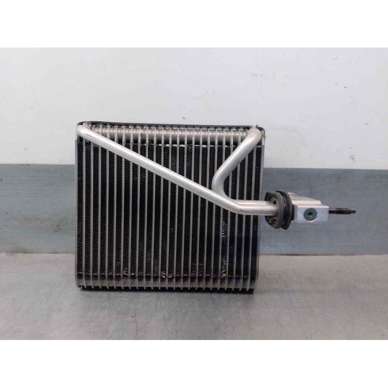 Recambio de evaporador aire acondicionado para ssangyong rodius 2.7 turbodiesel cat referencia OEM IAM 615065A100 