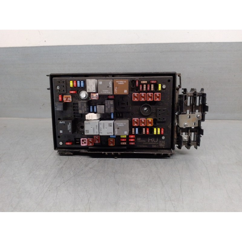 Recambio de caja reles / fusibles para opel astra j sports tourer 1.4 16v turbo (bivalent. gasolina / lpg) referencia OEM IAM 13