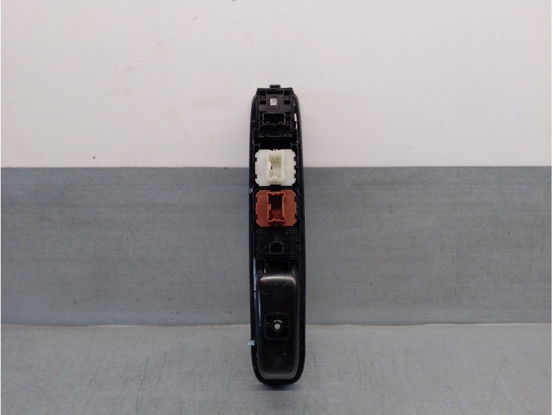 Recambio de mando elevalunas delantero izquierdo para dacia sandero 0.9 tce cat referencia OEM IAM 254113300R  
