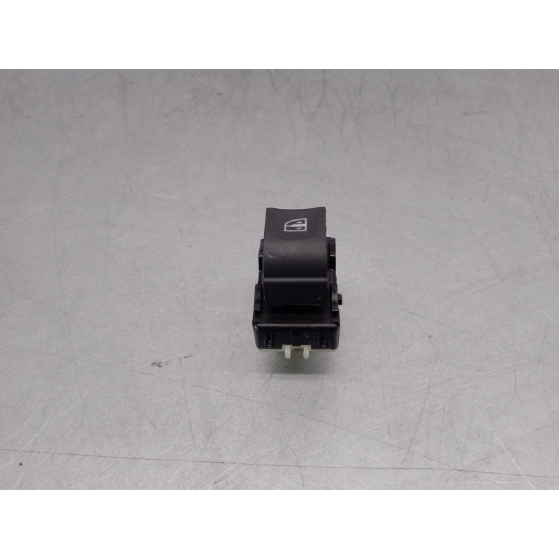 Recambio de mando elevalunas trasero derecho para dacia sandero 0.9 tce cat referencia OEM IAM 254118439R  