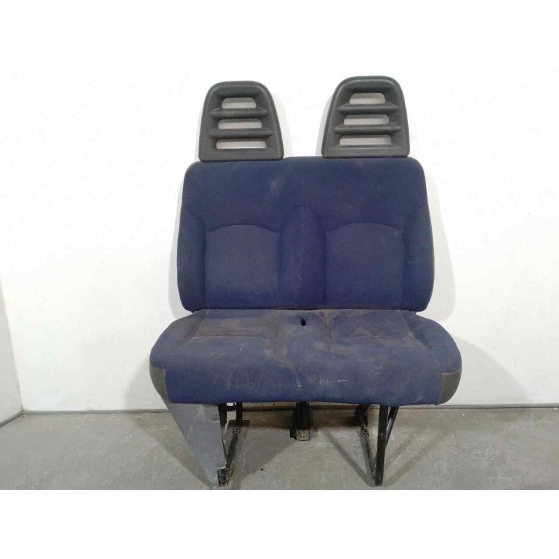 Recambio de asiento delantero derecho para iveco daily caja cerrada (2006 =>) 2.3 diesel cat referencia OEM IAM 3802318 TELA AZU