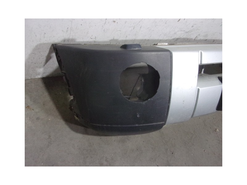 Recambio de paragolpes delantero para land rover discovery 2.7 td v6 cat referencia OEM IAM DPB500054LML GRIS 