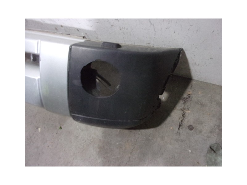 Recambio de paragolpes delantero para land rover discovery 2.7 td v6 cat referencia OEM IAM DPB500054LML GRIS 