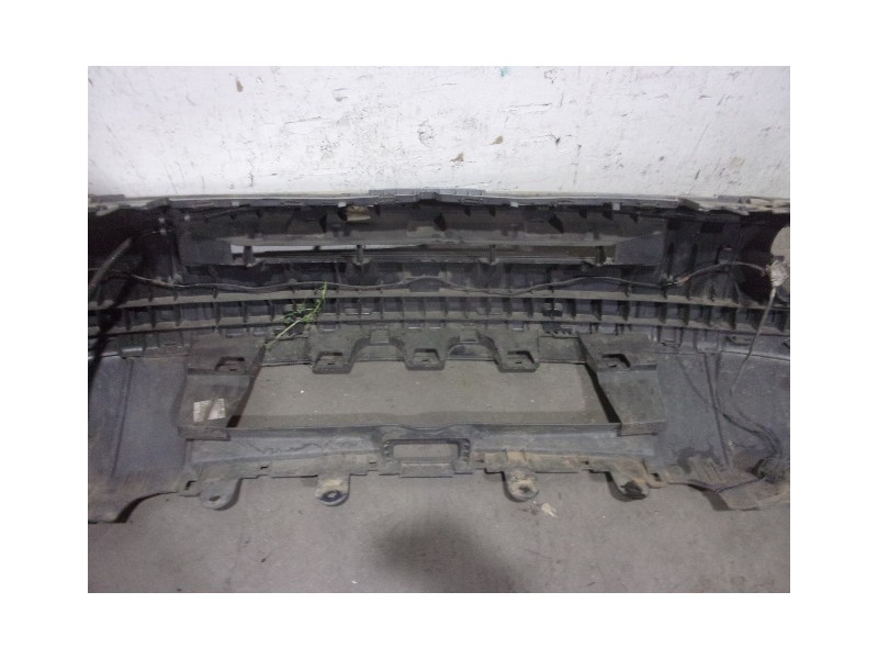 Recambio de paragolpes delantero para land rover discovery 2.7 td v6 cat referencia OEM IAM DPB500054LML GRIS 
