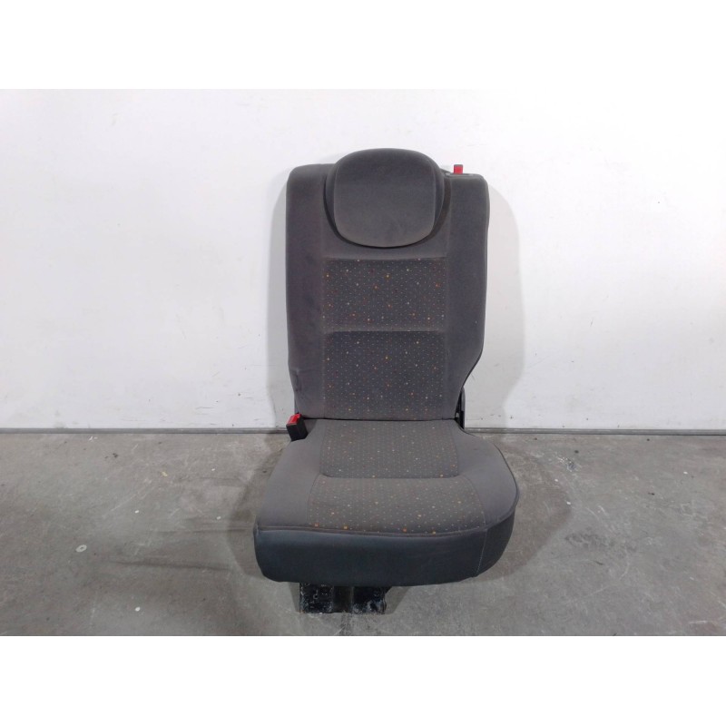 Recambio de asientos trasero izquierdo para citroen berlingo 1.9 diesel referencia OEM IAM 892521 TELA GRIS CON PUNTOS DE COLORE