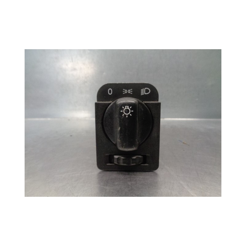 Recambio de mando luces salpicadero para opel corsa b 1.4 cat (2h6) referencia OEM IAM 90481764 90481763 