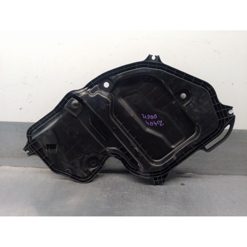 Recambio de moldura para toyota c-hr referencia OEM IAM 67831F4010  