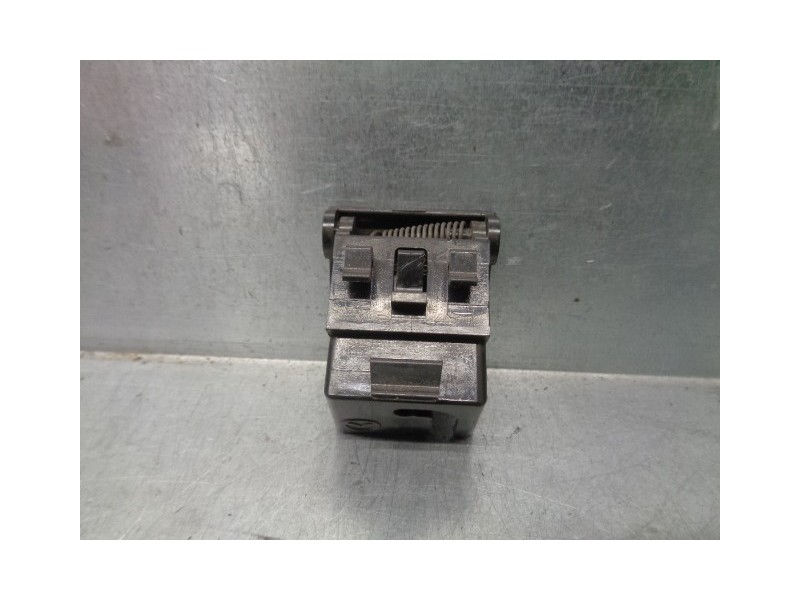 Recambio de cerradura capot para mazda cx-7 (er) 2.2 turbodiesel cat referencia OEM IAM EG2156720D  