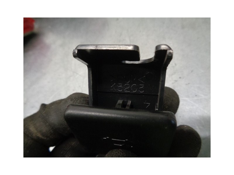 Recambio de cerradura capot para mazda cx-7 (er) 2.2 turbodiesel cat referencia OEM IAM EG2156720D  