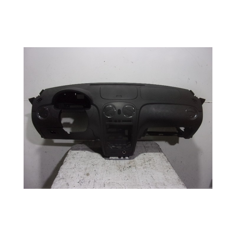 Recambio de salpicadero para chevrolet hhr 2.4 16v referencia OEM IAM 25871310 NEGRO 