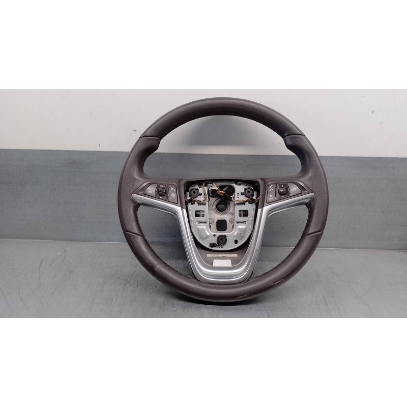 Recambio de volante para opel zafira tourer 1.6 cdti dpf referencia OEM IAM 13356998  