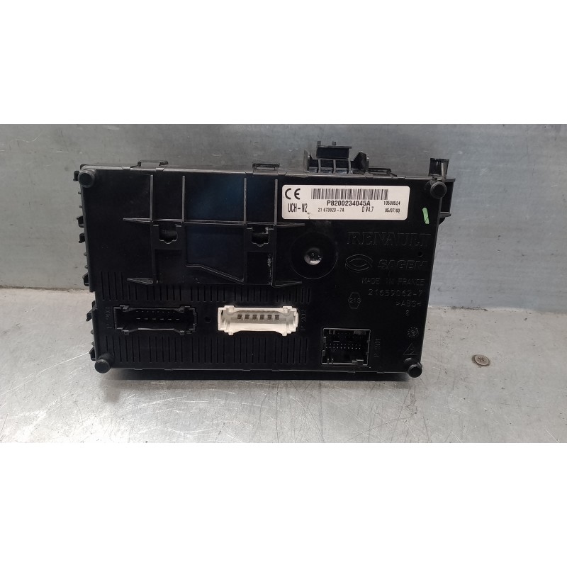 Recambio de caja reles / fusibles para renault clio ii fase ii (b/cb0) 1.5 dci diesel referencia OEM IAM 8200234045 216739237A S