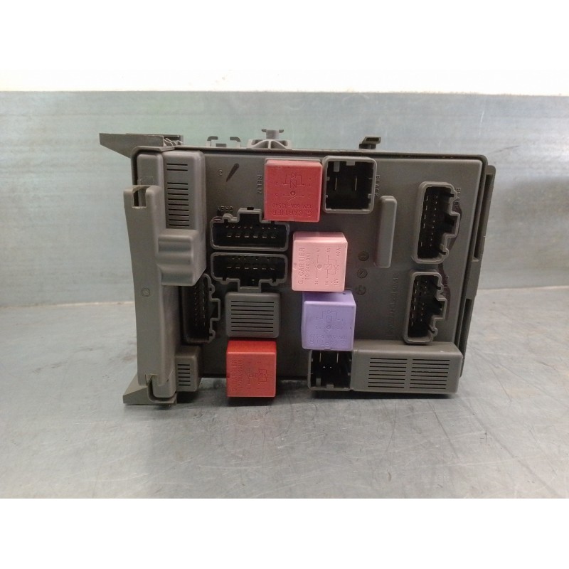 Recambio de caja reles / fusibles para renault vel satis (bj0) 2.0 16v turbo referencia OEM IAM 8200371615 8200371615 