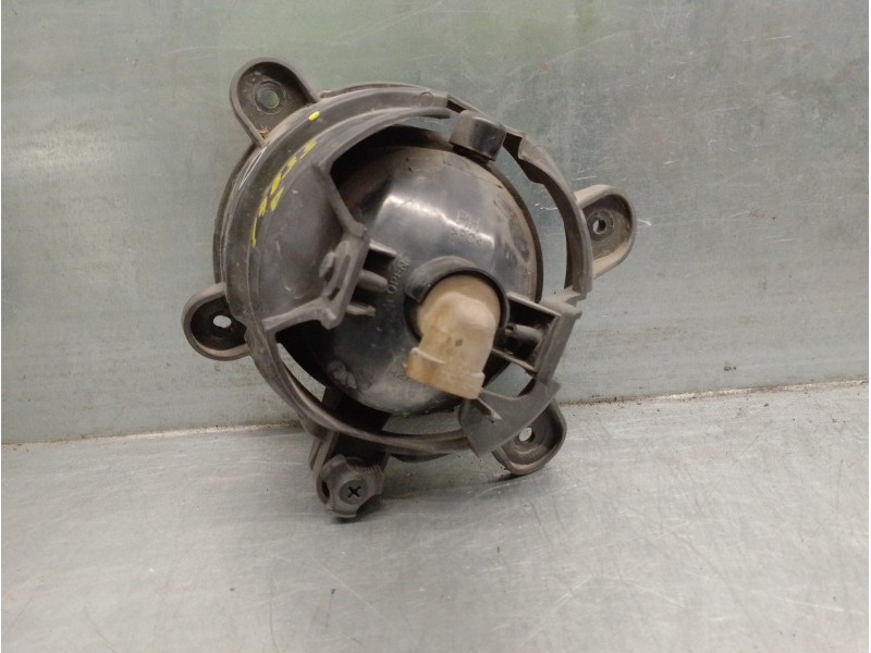 Recambio de faro antiniebla derecho para kia sorento 2.5 crdi referencia OEM IAM 922023E011  