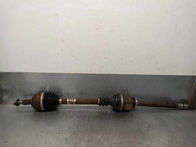 Recambio de transmision delantera derecha para renault megane grand tour referencia OEM IAM 8200383708  