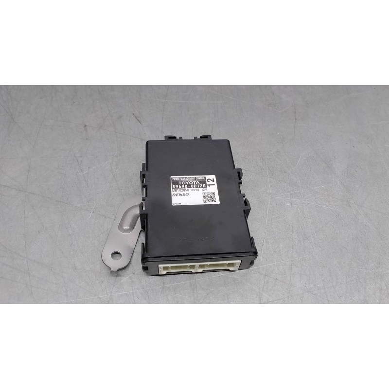 Recambio de modulo electronico para toyota yaris 1.0 cat referencia OEM IAM 896900D120 MB1028502090 DENSO