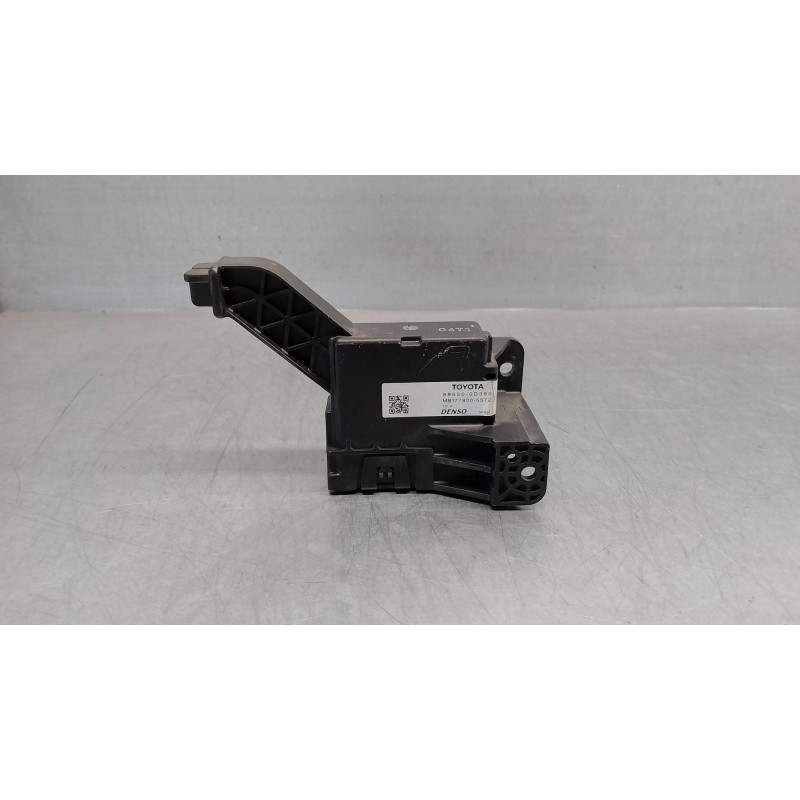 Recambio de modulo electronico para toyota yaris 1.0 cat referencia OEM IAM 886500D380 MB1778005572 DENSO