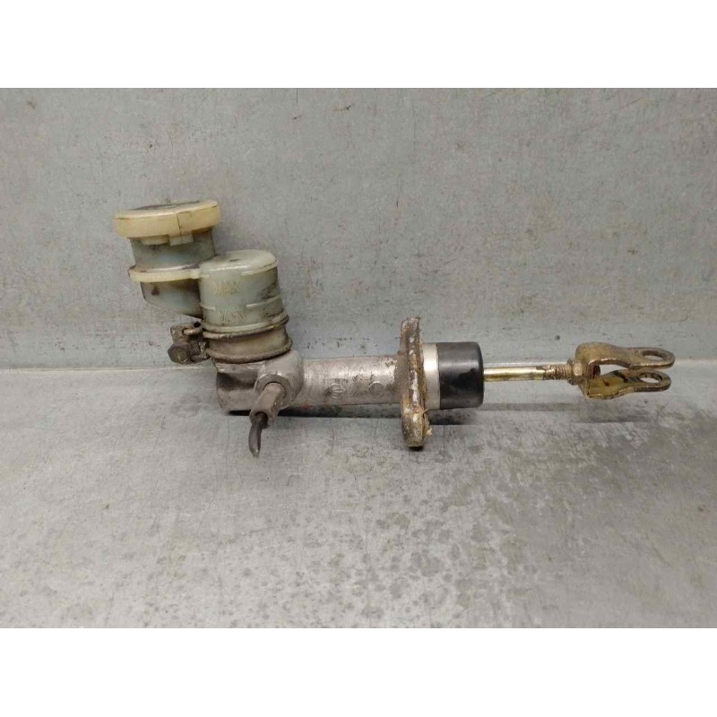 Recambio de bomba embrague para ssangyong rexton 2.7 turbodiesel cat referencia OEM IAM 3051008001  