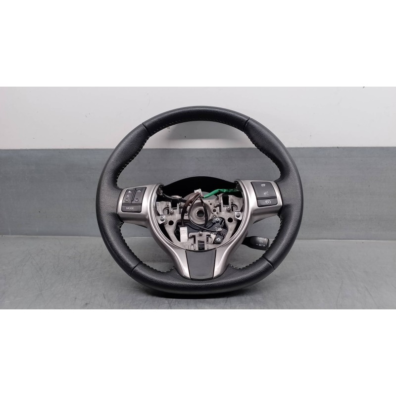 Recambio de volante para toyota yaris 1.0 cat referencia OEM IAM 451020D30023  