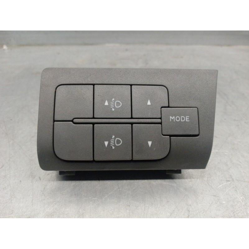 Recambio de mando luces salpicadero para peugeot boxer caja cerrada (rs 3000) (330/333) 2007 ) 2.2 hdi cat referencia OEM IAM 65