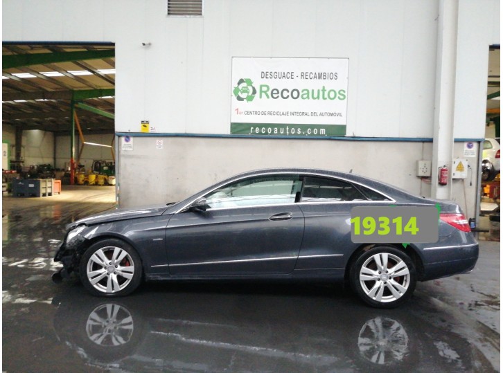 mercedes-benz clase clk (w207) coupe del año 2011