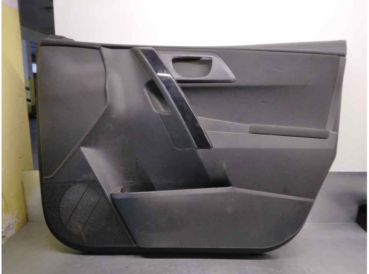 Recambio de guarnecido puerta delantera derecha para toyota auris 1.2 16v turbo cat referencia OEM IAM 6777702300 5 PUERTASD