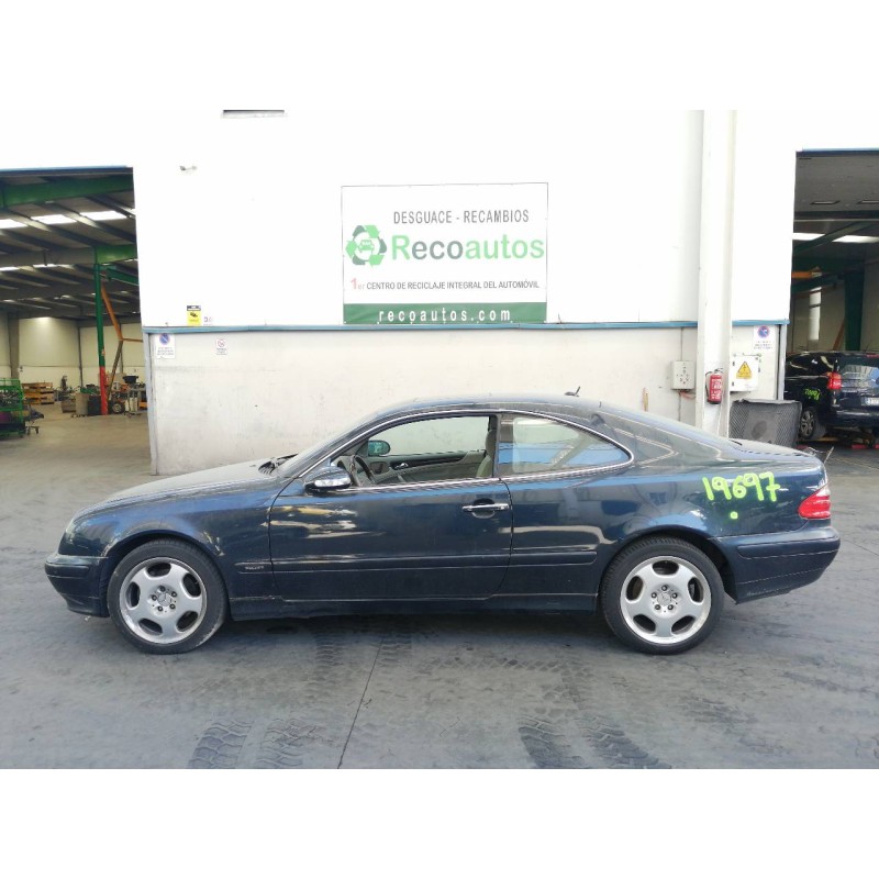 mercedes-benz clase clk (w208) coupe del año 2001