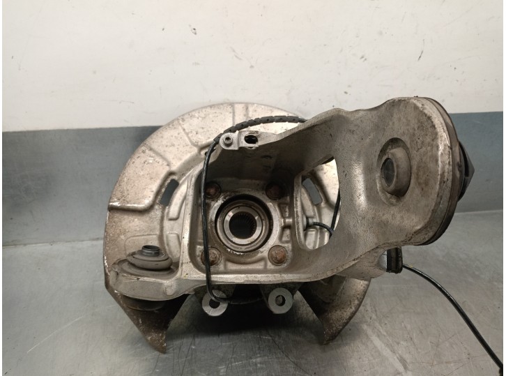 Replacement rear right steering knuckle for BMW X5 (E70) 3.0 turbodiesel OEM IAM reference 33326879102 