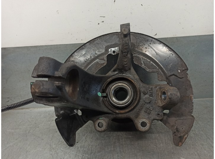 Recambio de mangueta delantera derecha para volvo s40 berlina 2.0 diesel cat referencia OEM IAM 3M513K170 