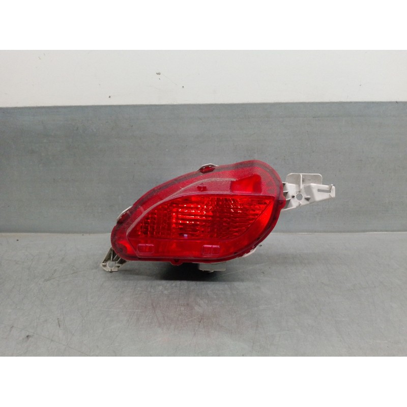 Recambio de faro antiniebla trasero izquierdo para toyota yaris 1.0 cat referencia OEM IAM 815910D190  