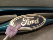 Recambio de rejilla delantera para ford mondeo berlina/familiar (fd) 1.8 16v cat referencia OEM IAM 95BG8A133 