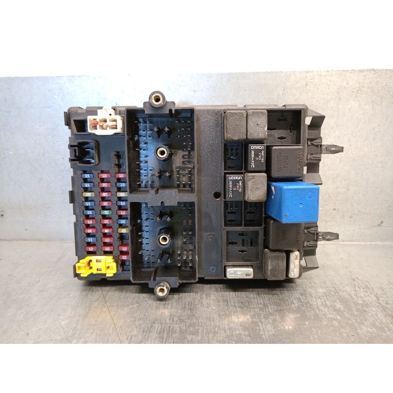 Recambio de caja reles / fusibles para jeep gr.cherokee (wj/wg) 3.1 td cat referencia OEM IAM 56042942AC P56042942AC CHRYSLER