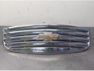 Recambio de rejilla delantera para chevrolet hhr 2.4 16v referencia OEM IAM 15920921 20836146 