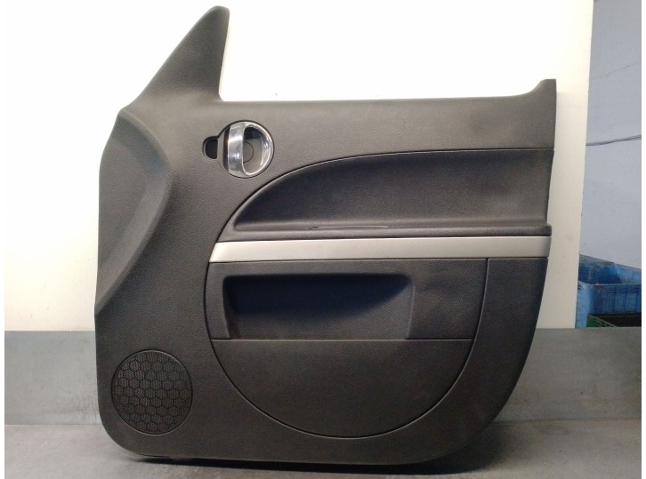 Recambio de guarnecido puerta delantera derecha para chevrolet hhr 2.4 16v referencia OEM IAM 15787574 15787591 