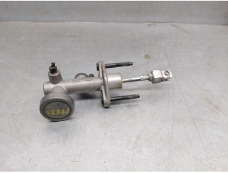 Recambio de bomba embrague para kia sorento 2.5 crdi referencia OEM IAM 416103E010  