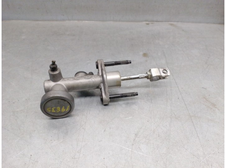 Recambio de bomba embrague para kia sorento 2.5 crdi referencia OEM IAM 416103E010 