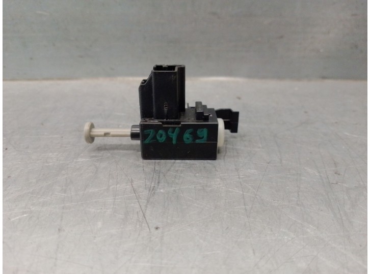 Recambio de interruptor para ford puma 1.0 ecoboost cat referencia OEM IAM 6G9T11A152AA 