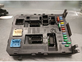 Replacement relay / fuse box for Citroën C4 Berlina 1.6 HDi CAT (9HY / DV6TED4) OEM IAM reference 9658158780 281133997A1