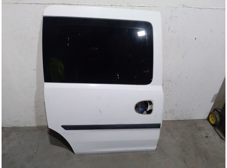 Recambio de puerta lateral corredera derecha para opel combo (corsa c) 1.3 16v cdti referencia OEM IAM 5124930 