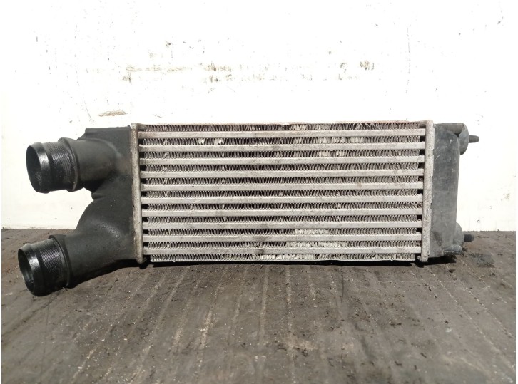 Recambio de intercooler para peugeot partner kombi 1.6 referencia OEM IAM 9682434580 M133920C VALEO