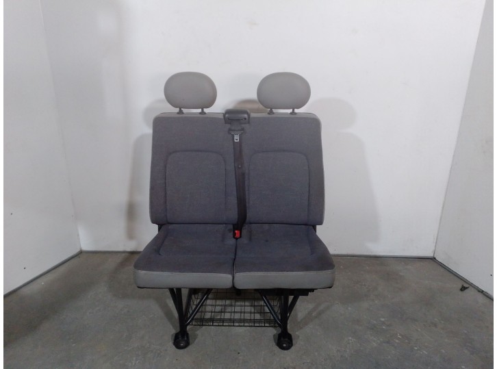 Replacement front right seat for Nissan Interstar Mod. 04 (X70) 2.5 dCi Diesel CAT OEM IAM reference 8762500QAA 87625